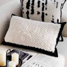 Load image into Gallery viewer, INSPIRA LIFESTYLES | Metro Woven Pillows, WOVEN PILLOW, THROW PILLOW, SOFA PILLOW, PILLOW, LUXURY PILLOW, EMBROIDERED PILLOW, DECORATIVE PILLOW, COTTON PILLOW, MODERN PILLOW, BLACK AND WHITE PILLOW, CHAIR PILLOW, BED PILLOW, ACCENT PILLOW