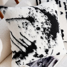 Load image into Gallery viewer, INSPIRA LIFESTYLES | Metro Woven Pillows, WOVEN PILLOW, THROW PILLOW, SOFA PILLOW, PILLOW, LUXURY PILLOW, EMBROIDERED PILLOW, DECORATIVE PILLOW, COTTON PILLOW, MODERN PILLOW, BLACK AND WHITE PILLOW, CHAIR PILLOW, BED PILLOW, ACCENT PILLOW