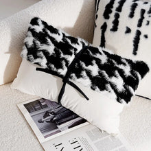 Load image into Gallery viewer, INSPIRA LIFESTYLES | Metro Woven Pillows, WOVEN PILLOW, THROW PILLOW, SOFA PILLOW, PILLOW, LUXURY PILLOW, EMBROIDERED PILLOW, DECORATIVE PILLOW, COTTON PILLOW, MODERN PILLOW, BLACK AND WHITE PILLOW, CHAIR PILLOW, BED PILLOW, ACCENT PILLOW