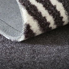 Load image into Gallery viewer, INSPIRA LIFESTYLES - Iris Round Area Rug - ACCENT RUG, AREA RUG, BEDROOM CARPET, BEDROOM RUG, DINING ROOM CARPET, DINING ROOM RUG, FLOOR COVERING, FLOOR MAT, HOTEL CARPET, LIVING ROOM CARPET, LIVING ROOM RUG, MODERN RUG, PILE CARPET, POLYESTER RUG, RUG, RUGS, WOVEN RUG
