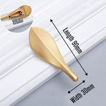 Load image into Gallery viewer, INSPIRA LIFESTYLES - Eve Leaf Pull Handles - ABSTRACT, CABINET HARDWARE, DRAWER PULL, HARDWARE, KNOBS, METAL HARDWARE, MINIMALIST, NORDIC, PULLS
