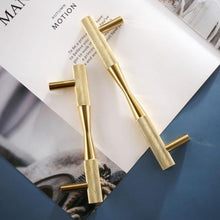 Load image into Gallery viewer, INSPIRA LIFESTYLES - Beau Pull Handles - BATHROOM PULLS, BRASS HARDWARE, CABINET HARDWARE, CABINET PULL, CLOSET PULL, DOOR PULL, DOOR PULLS, DRAWER PULL, FURNITURE HANDLES, FURNITURE KNOBS, HARDWARE, KITCHEN PULLS, KNOBS, PULLS