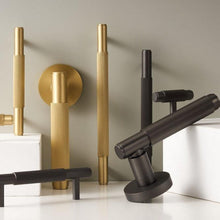 Load image into Gallery viewer, INSPIRA LIFESTYLES - Reed II Door Lever Sets - DOOR FURNITURE, DOOR HARDWARE, DOOR LEVER, DOOR LOCK KEY, DOOR LOCK SET, DOOR PULL, DOOR PULLS, LEVER, LEVER DOOR HANDLE, LEVER LOCK SET, MATTE BLACK DOOR HANDLES, MATTE BLACK HARDWARE, MODERN DOOR HANDLES, MORTISE LOCK, REEDED DOOR HANDLE, REEDED DOOR LEVER, THUMB TURN LOCK, TUBULAR COIN LOCK