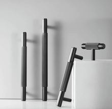 Load image into Gallery viewer, INSPIRA LIFESTYLES - Reed II Knob & Pull Handles - BATHROOM HARDWARE, BRASS HARDWARE, CABINET HARDWARE, CABINET PULL, CLOSET PULL, DOOR PULL, DOOR PULLS, DRAWER PULL, DRAWER PULLS, FURNITURE HANDLES, FURNITURE KNOBS, FURNITURE PULL, HARDWARE, KITCHEN HARDWARE, KNOBS, MODERN HARDWARE, PULLS, WARDROBE HARDWARE