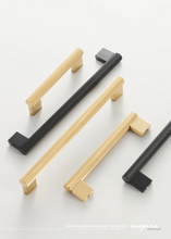 Load image into Gallery viewer, INSPIRA LIFESTYLES - Eos Antique Brass Knobs &amp; Pull Handles, ribbed brass cabinet hardware, solid brass pull handles, antique brass cabinet knobs, ribbed drawer pulls, luxury cabinet hardware, kitchen cabinet handles, bathroom vanity hardware, wardrobe brass handles
