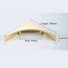 Load image into Gallery viewer, INSPIRA LIFESTYLES - Zanza Corner Pull Handles - BATHROOM PULLS, BRASS HARDWARE, CABINET HARDWARE, CABINET PULL, CABINET PULLS, CLOSET PULL, CORNER HANDLE, DECORATIVE PULL, DOOR HARDWARE, DOOR PULL, DOOR PULLS, DRAWER PULL, DRAWER PULLS, FURNITURE HANDLES, FURNITURE PULL, HANDLES, HARDWARE, KITCHEN PULLS, METAL HARDWARE, MINIMALIST, PULLS
