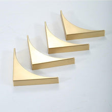 Load image into Gallery viewer, INSPIRA LIFESTYLES - Zanza Corner Pull Handles - BATHROOM PULLS, BRASS HARDWARE, CABINET HARDWARE, CABINET PULL, CABINET PULLS, CLOSET PULL, CORNER HANDLE, DECORATIVE PULL, DOOR HARDWARE, DOOR PULL, DOOR PULLS, DRAWER PULL, DRAWER PULLS, FURNITURE HANDLES, FURNITURE PULL, HANDLES, HARDWARE, KITCHEN PULLS, METAL HARDWARE, MINIMALIST, PULLS
