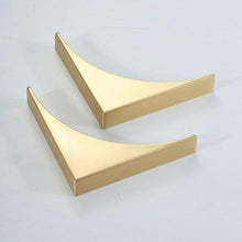 Load image into Gallery viewer, INSPIRA LIFESTYLES - Zanza Corner Pull Handles - BATHROOM PULLS, BRASS HARDWARE, CABINET HARDWARE, CABINET PULL, CABINET PULLS, CLOSET PULL, CORNER HANDLE, DECORATIVE PULL, DOOR HARDWARE, DOOR PULL, DOOR PULLS, DRAWER PULL, DRAWER PULLS, FURNITURE HANDLES, FURNITURE PULL, HANDLES, HARDWARE, KITCHEN PULLS, METAL HARDWARE, MINIMALIST, PULLS
